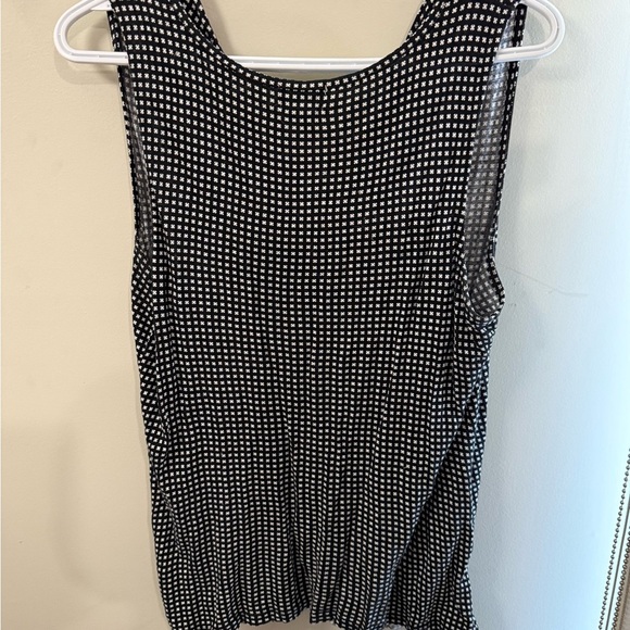 Black and White Sleeveless Women's Top - Picture 2 of 4